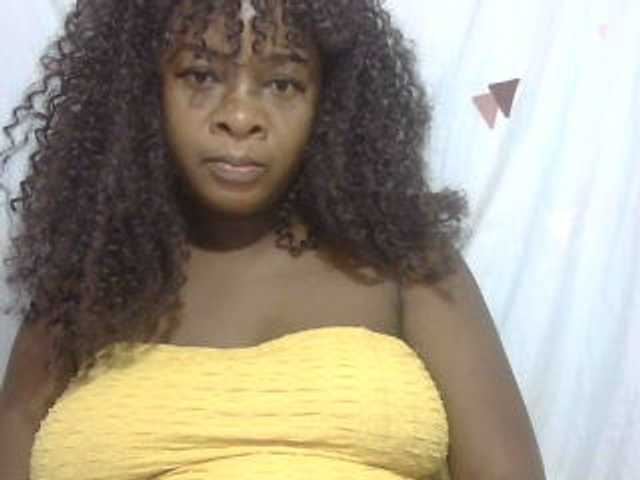 Love-Sexya live cam on BongaCams