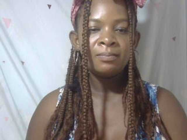 Love-Sexya live cam on BongaCams