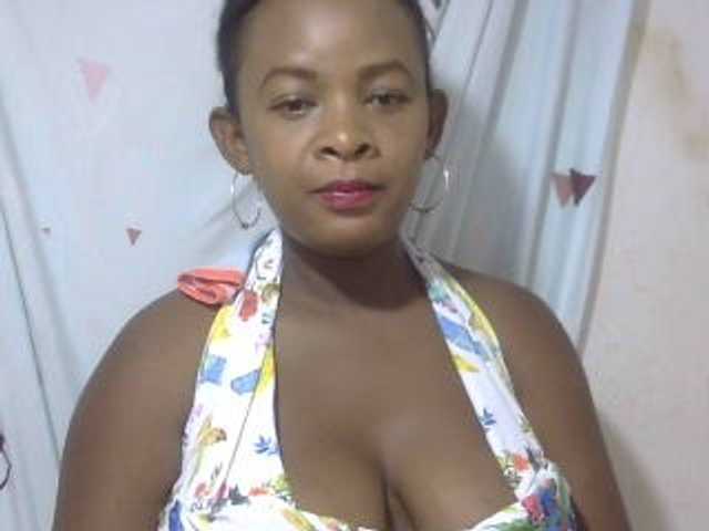 Love-Sexya live cam on BongaCams