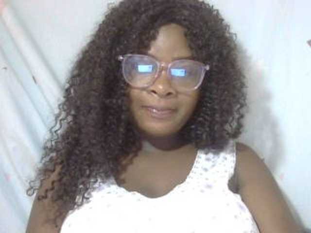 Love-Sexya live cam on BongaCams