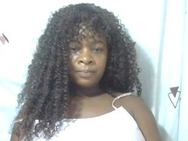 Love-Sexya live cam on BongaCams