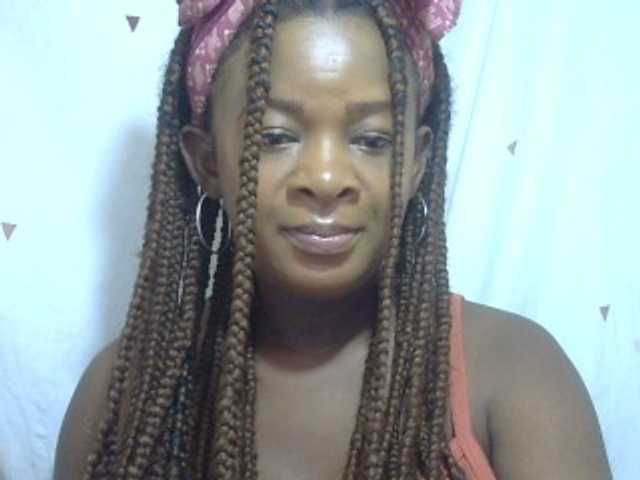 Love-Sexya live cam on BongaCams