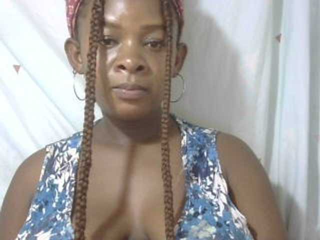 Love-Sexya live cam on BongaCams