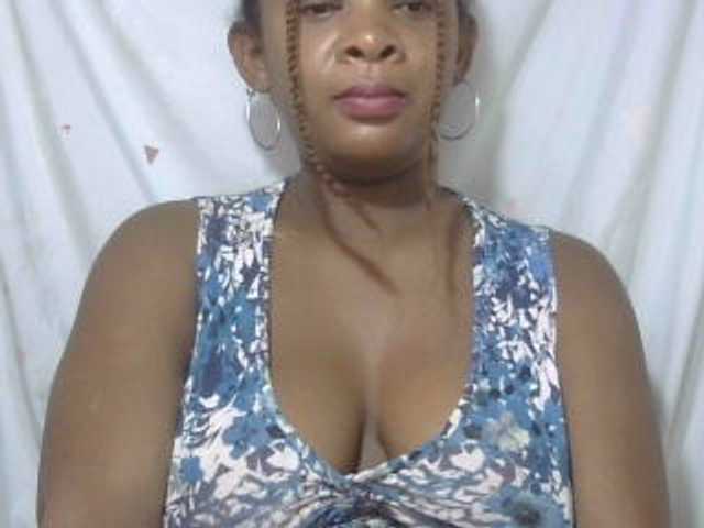 Love-Sexya live cam on BongaCams