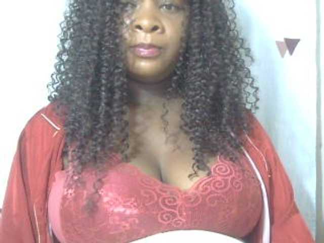 Love-Sexya live cam on BongaCams