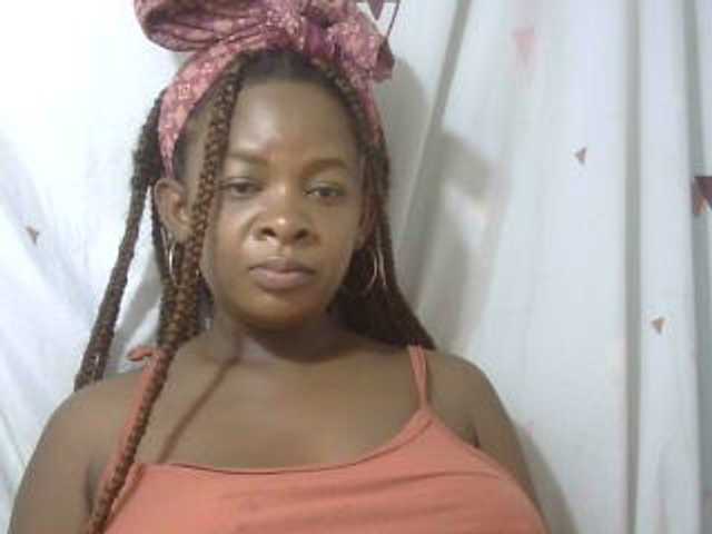 Love-Sexya live cam on BongaCams