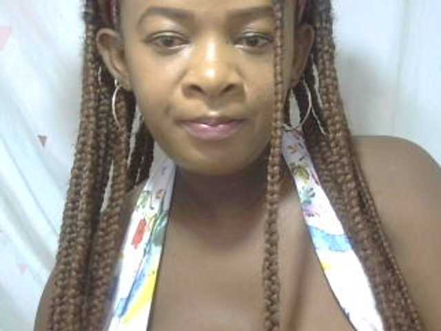 Love-Sexya live cam on BongaCams
