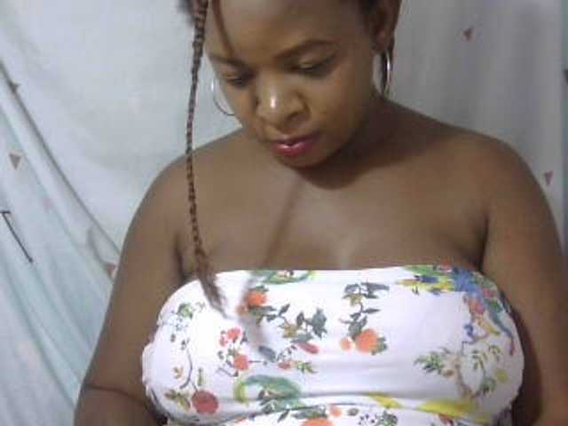 Love-Sexya live cam on BongaCams