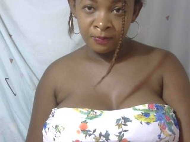 Love-Sexya live cam on BongaCams