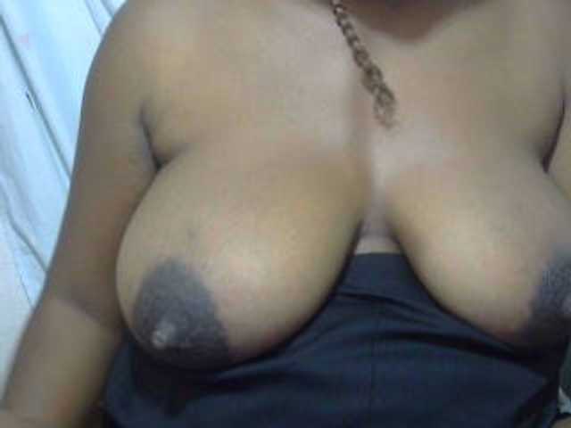 Love-Sexya live cam on BongaCams