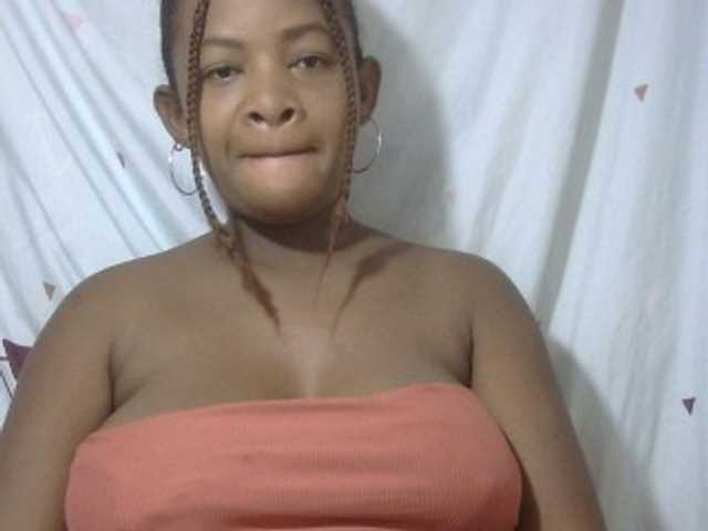 Love-Sexya live cam on BongaCams