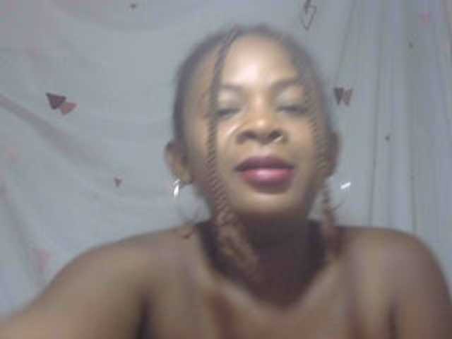 Love-Sexya live cam on BongaCams