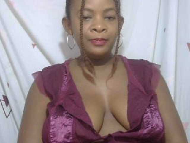 Love-Sexya live cam on BongaCams