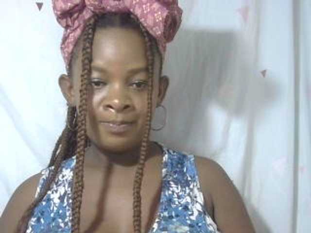 Love-Sexya live cam on BongaCams