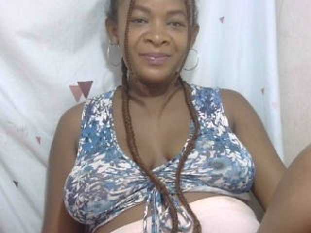 Love-Sexya live cam on BongaCams