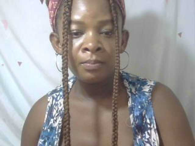 Love-Sexya live cam on BongaCams