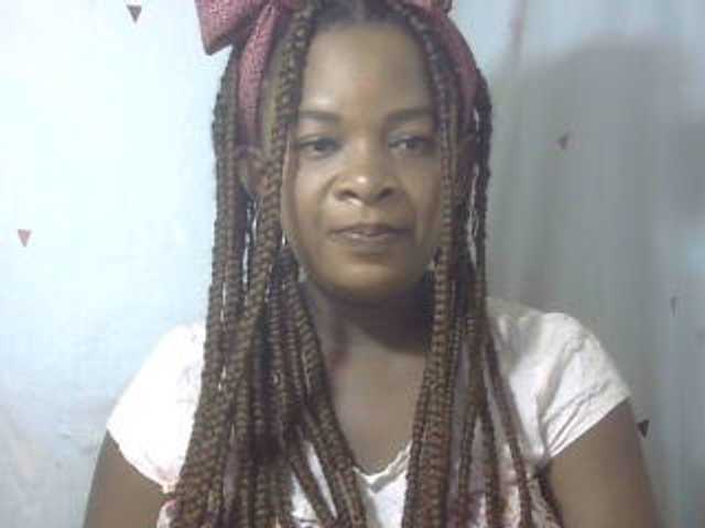 Love-Sexya live cam on BongaCams