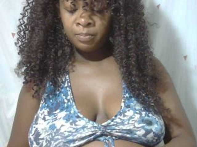 Love-Sexya live cam on BongaCams