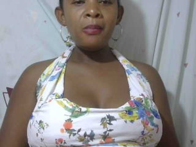 Love-Sexya live cam on BongaCams