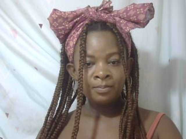 Love-Sexya live cam on BongaCams