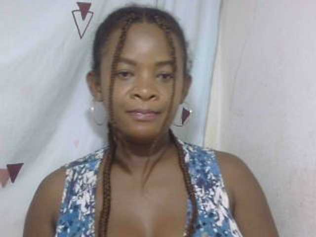 Love-Sexya live cam on BongaCams