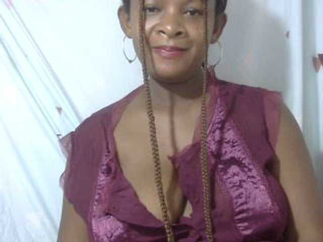 Love-Sexya live cam on BongaCams