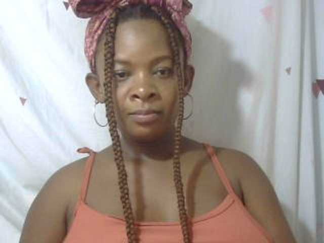 Love-Sexya live cam on BongaCams