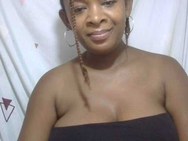 Love-Sexya live cam on BongaCams