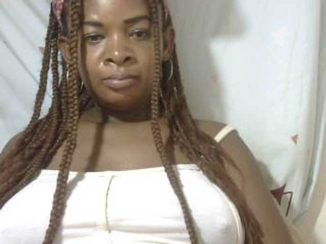 Love-Sexya live cam on BongaCams