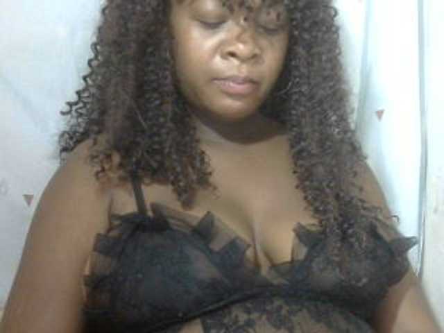 Love-Sexya live cam on BongaCams