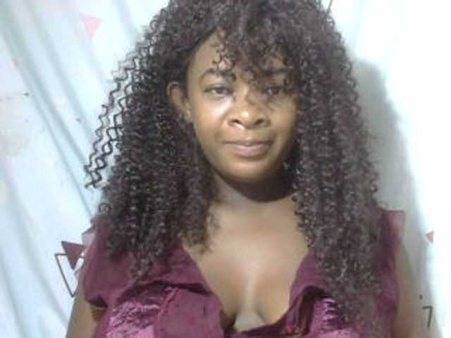 Love-Sexya live cam on BongaCams