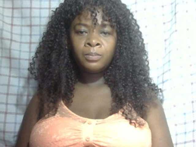 Love-Sexya live cam on BongaCams
