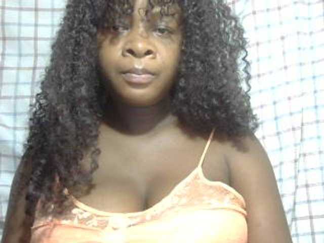 Love-Sexya live cam on BongaCams