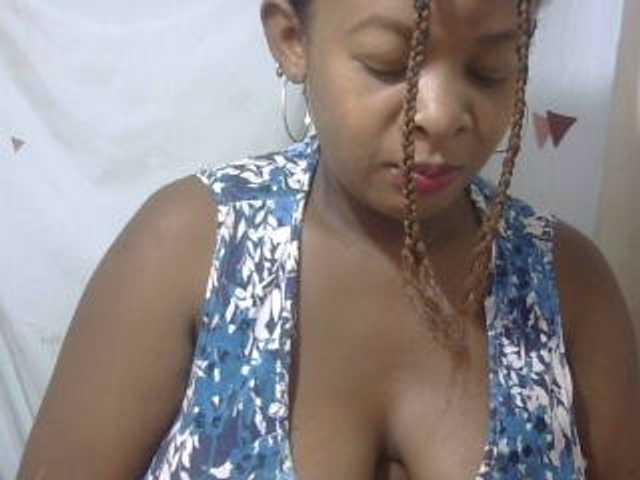 Love-Sexya live cam on BongaCams
