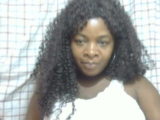 le modèle Love-Sexya est en webcam porno dans un show sur le site bongacams, il possède les tags suivants: Ebony,Redhead,Shaved