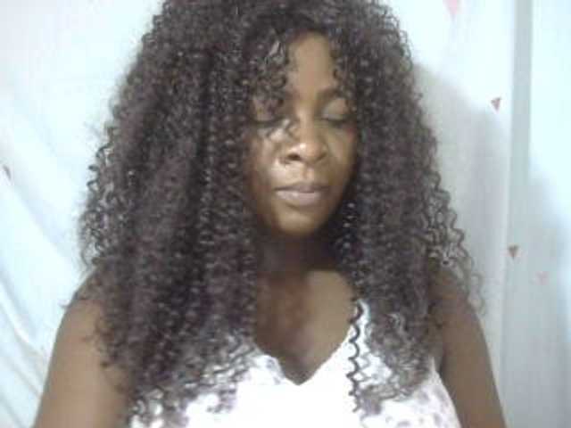 Love-Sexya live cam on BongaCams