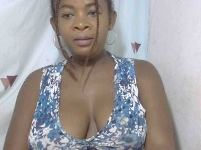 Love-Sexya live cam on BongaCams