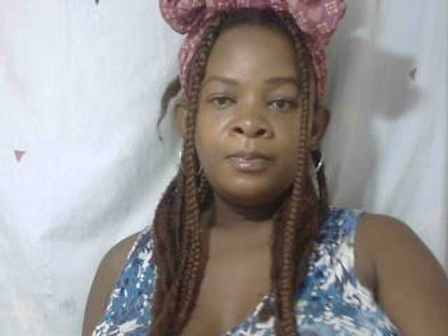 Love-Sexya live cam on BongaCams
