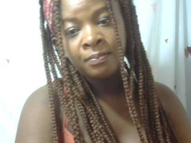 Love-Sexya live cam on BongaCams