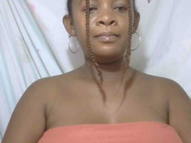 Love-Sexya live cam on BongaCams