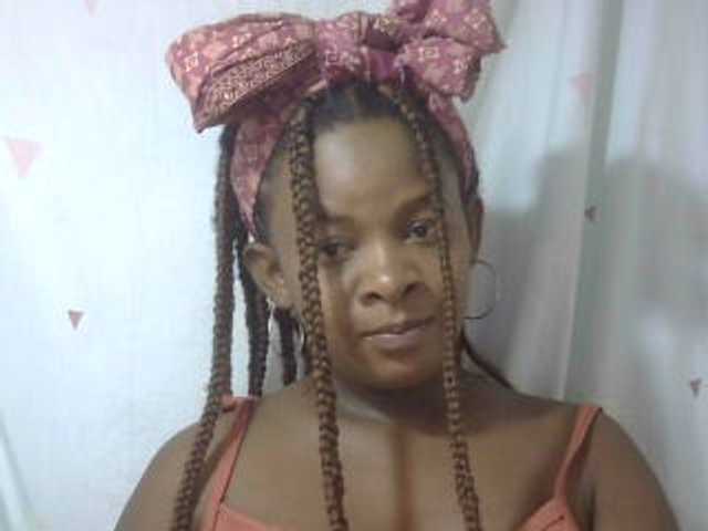 Love-Sexya live cam on BongaCams