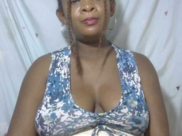 Love-Sexya live cam on BongaCams