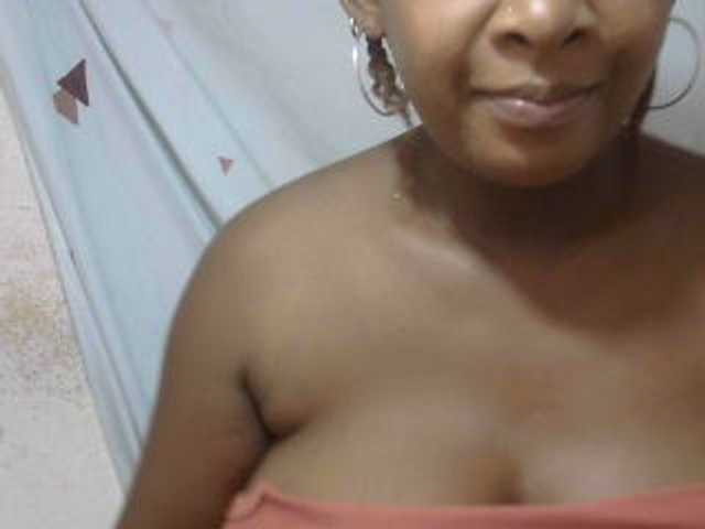 Love-Sexya live cam on BongaCams