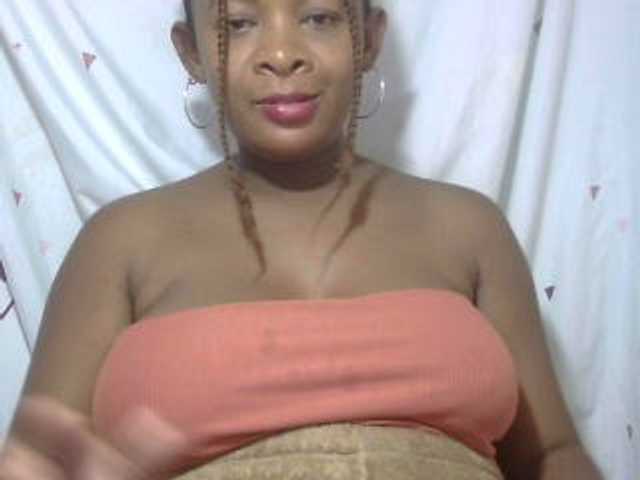 Love-Sexya live cam on BongaCams