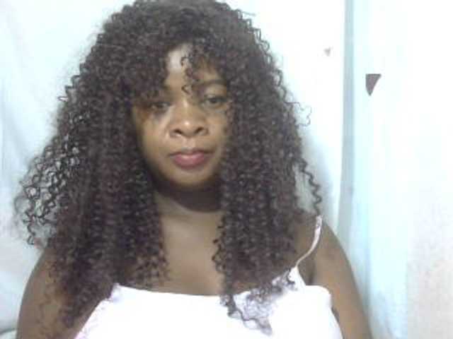 Love-Sexya live cam on BongaCams