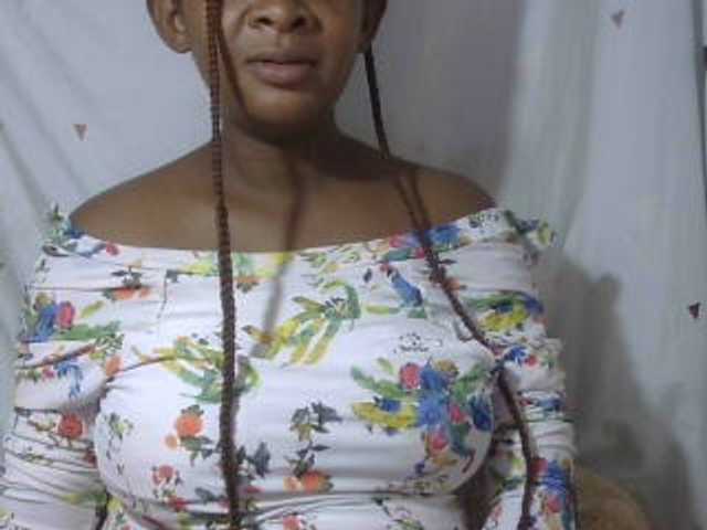 Love-Sexya, 28 y/o - Live Cam on BongaCams