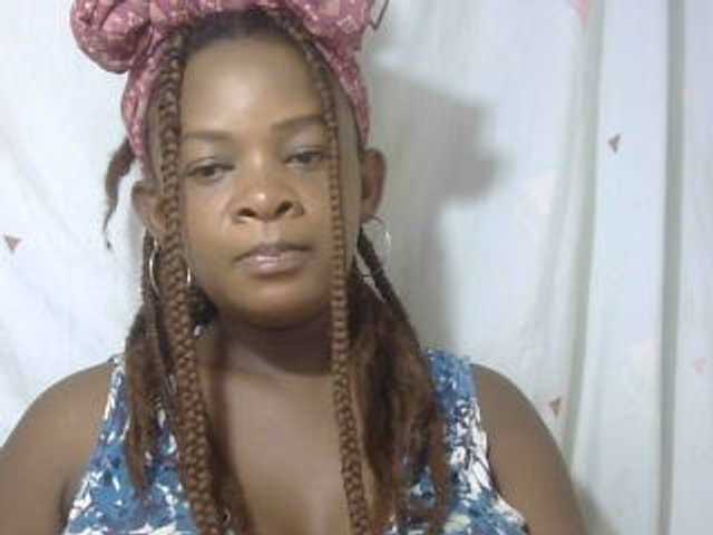 Love-Sexya live cam on BongaCams