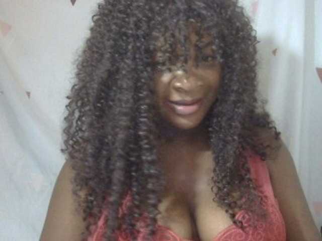 Love-Sexya live cam on BongaCams