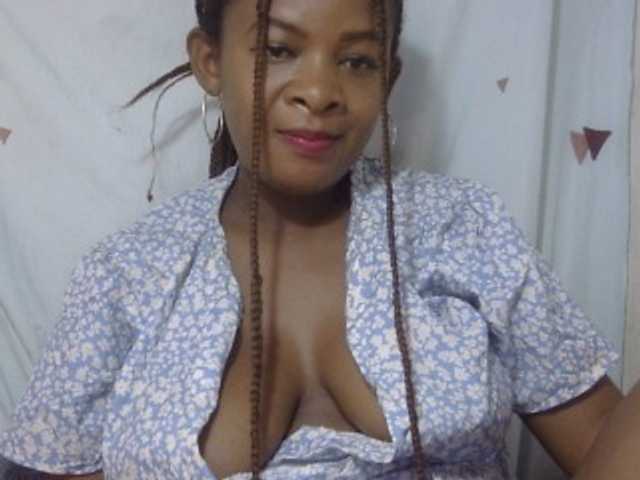 Love-Sexya live cam on BongaCams