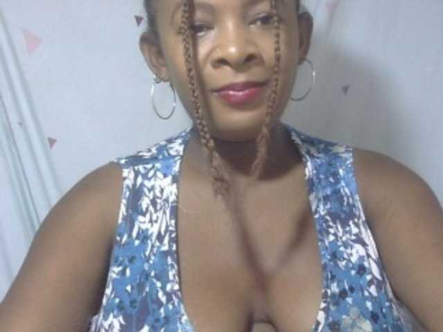 Love-Sexya live cam on BongaCams